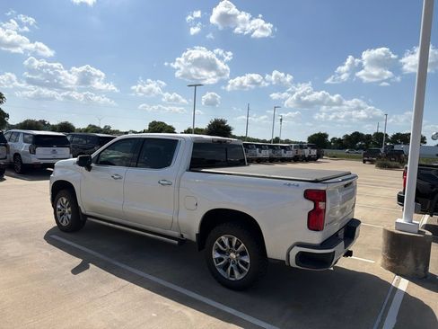 Used 2020 Chevrolet Silverado 1500 High Country w/ Technology Package AWD/4WD image 3