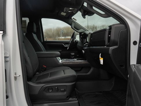 New 2026 GMC Sierra 1500 SLT image 8