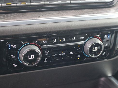 Used 2024 Chevrolet Silverado 2500 LTZ w/ LTZ Convenience Package AWD/4WD image 28