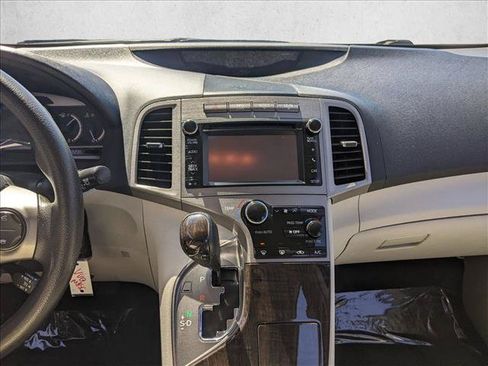 Used 2013 Toyota Venza LE FWD image 12