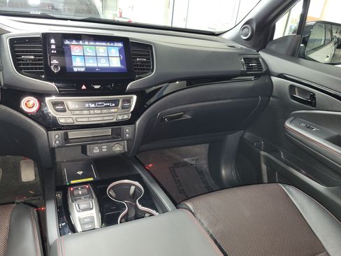 Used 2025 Honda Passport Black Edition image 15