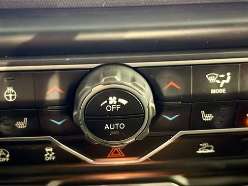Used 2021 Jeep Wrangler Sport AWD/4WD image 22