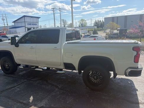 Used 2022 Chevrolet Silverado 2500 LT w/ All Star Edition image 11
