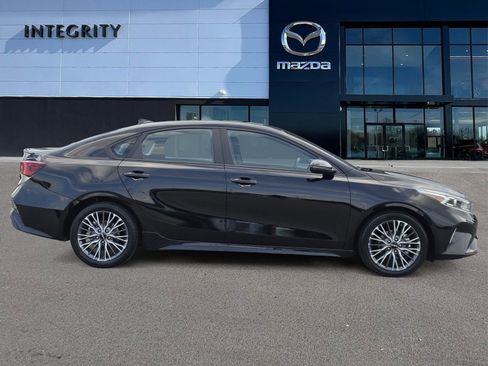 Used 2022 Kia Forte GT-Line w/ GT-Line Technology Package FWD image 3
