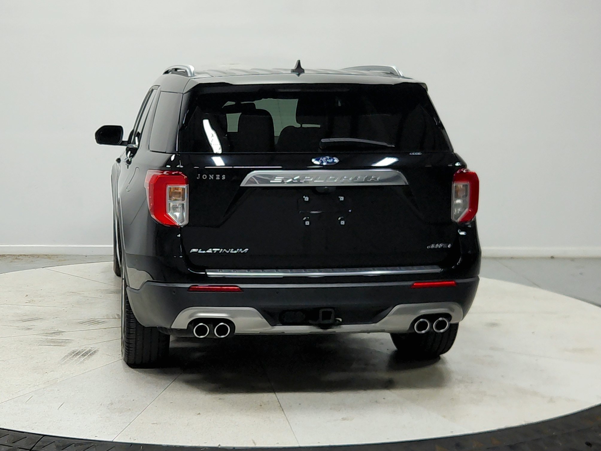 Used 2023 Ford Explorer Platinum w/ Technology Package AWD/4WD image 7