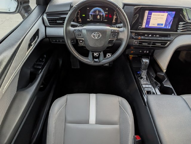 Used 2025 Toyota Camry SE w/ Convenience Package FWD image 12