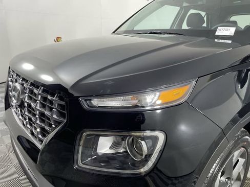 Certified 2025 Hyundai Venue SEL image 47