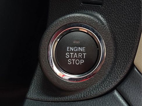 Certified 2025 Subaru Outback Premium w/ Popular Package #1A image 17