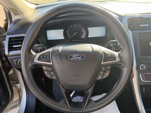 Used 2018 Ford Fusion SE image 14