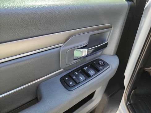 Used 2016 RAM 3500 SLT AWD/4WD image 19