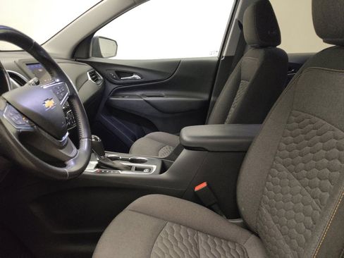 Used 2021 Chevrolet Equinox LT w/ Driver Convenience Package AWD/4WD image 17