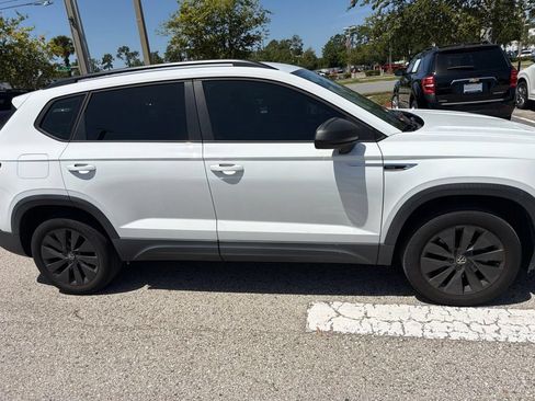 Certified 2022 Volkswagen Taos S FWD image 21