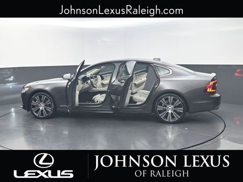 Used 2024 Volvo S90 B6 Ultimate image 27