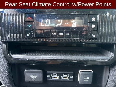 Used 2023 Jeep Wagoneer Series III w/ Premium Group I AWD/4WD image 24
