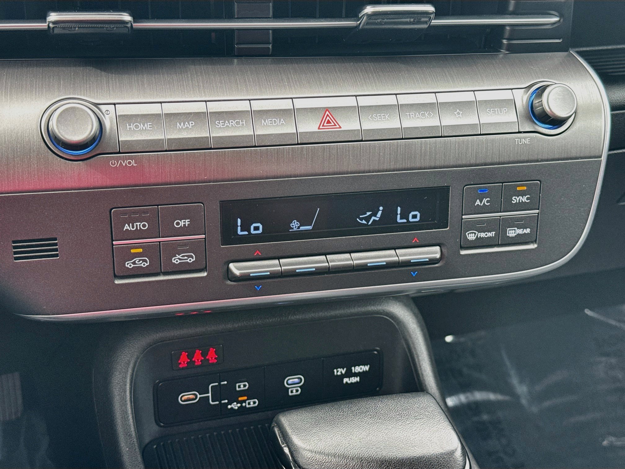 Used 2025 Hyundai Kona SEL AWD/4WD image 24
