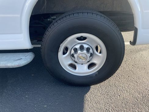 Used 2024 Chevrolet Express 2500 w/ Driver Convenience Package image 14