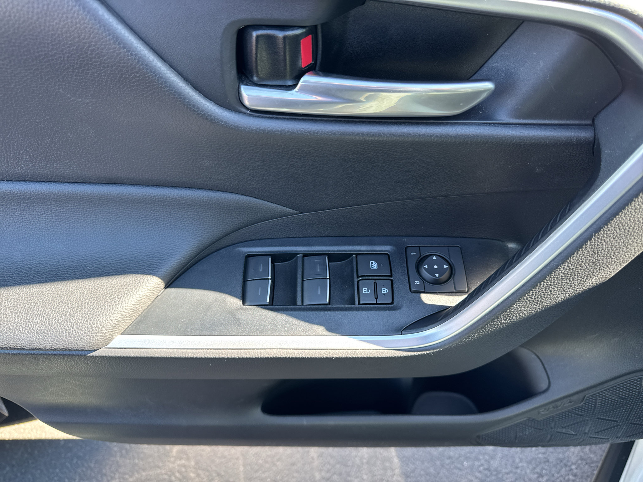 Certified 2025 Toyota RAV4 XLE w/ Weather Package AWD/4WD image 13