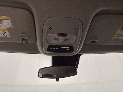 Used 2025 Chevrolet TrailBlazer LT FWD image 27
