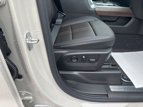 New 2026 Chevrolet Silverado 1500 High Country w/ LPO, Dark Essentials Package image 34