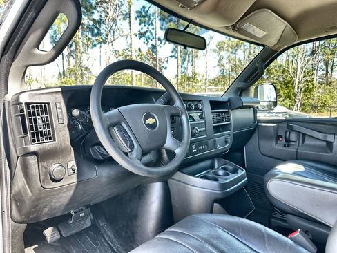 Used 2023 Chevrolet Express 2500 w/ Driver Convenience Package RWD image 10