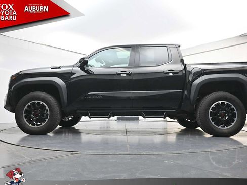 Used 2025 Toyota Tacoma TRD Off-Road AWD/4WD image 27