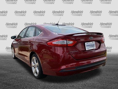 Used 2016 Ford Fusion SE FWD image 8