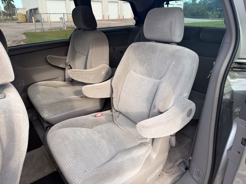 Used 2006 Toyota Sienna CE FWD image 11