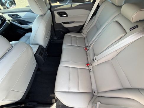 Used 2023 Nissan Rogue SL w/ SL Premium Package FWD image 13