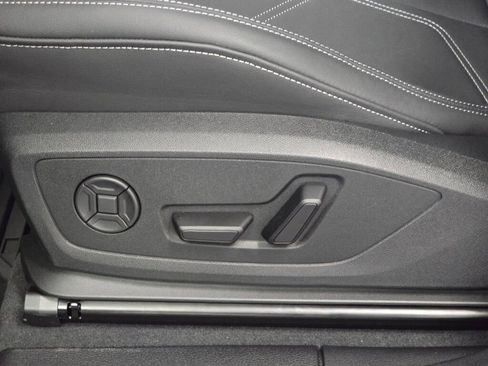 New 2025 Audi Q3 2.0T Premium image 23