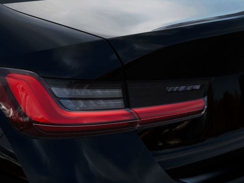 Used 2025 BMW 330i Sedan w/ Premium Package image 38