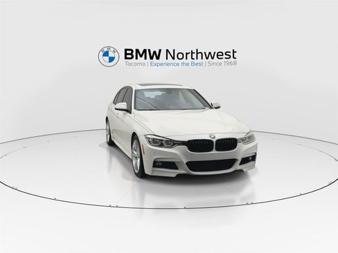 Used 2017 BMW 328d Sedan w/ M Sport Package image 7