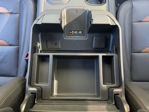 Used 2022 GMC Sierra 1500 AT4 w/ AT4 Premium Package image 23