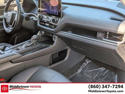 Certified 2024 Toyota Grand Highlander XLE image 36