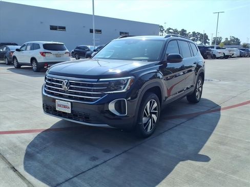 New 2026 Volkswagen Atlas SE FWD image 2