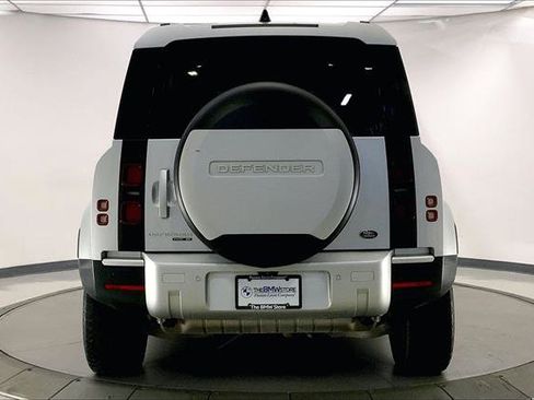 Used 2020 Land Rover Defender 110 SE image 3