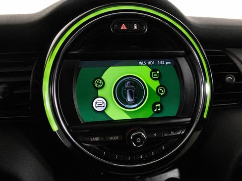 Used 2020 MINI Cooper 2-Door Hardtop image 22