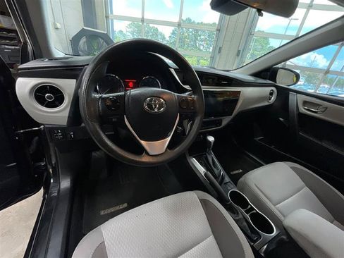 Used 2019 Toyota Corolla LE FWD image 13