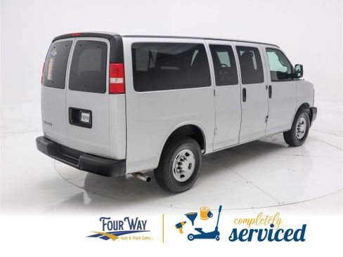 Used 2017 Chevrolet Express 2500 LS image 4
