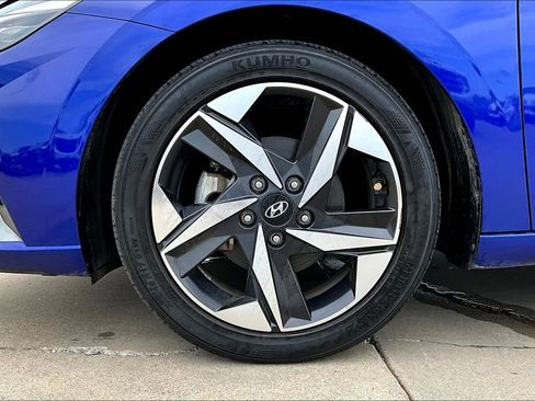 Used 2023 Hyundai Elantra Limited w/ Cargo Package image 11