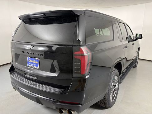 Used 2025 Chevrolet Suburban Z71 AWD/4WD image 8