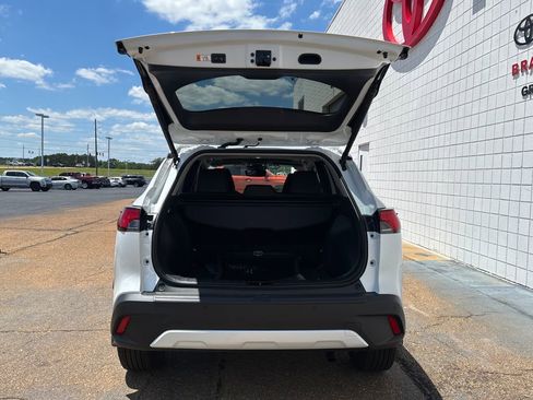 New 2026 Toyota Corolla Cross XLE FWD image 31