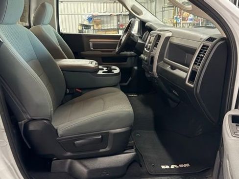 Used 2018 RAM 1500 Express RWD image 17