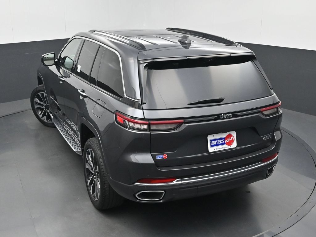 Used 2022 Jeep Grand Cherokee Overland w/ Luxury Tech Group IV RWD image 42