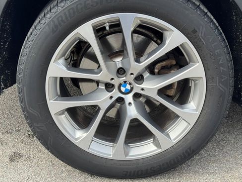 Used 2022 BMW X5 xDrive40i w/ Premium Package image 9