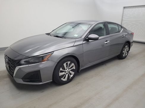 Used 2023 Nissan Altima 2.5 S FWD image 2