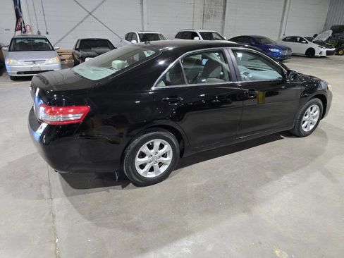 Used 2011 Toyota Camry LE w/ LE Extra-Value Pkg image 12