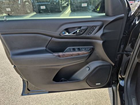 Used 2021 GMC Acadia Denali w/ Denali Technology Package FWD image 20