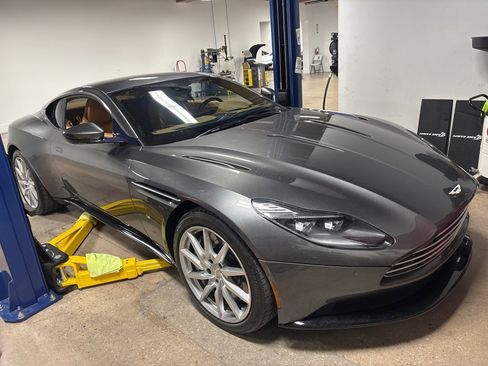 Used 2017 Aston Martin DB11 V12 image 2