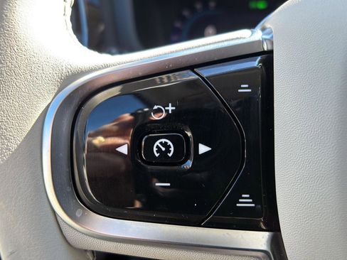 Used 2024 Volvo S60 B5 Plus w/ Climate Package image 24