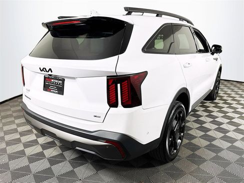 Used 2025 Kia Sorento SX image 7
